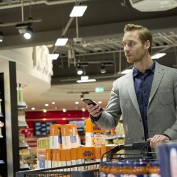 Thumbnail-Photo: Philips Lighting installs first supermarket with indoor positioning in...