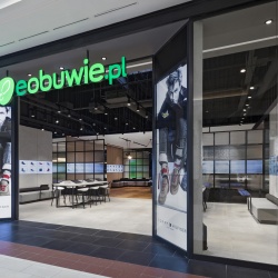 Thumbnail-Photo: eobuwie.pl brings digital fluidity to physical retail...