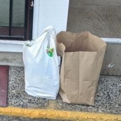 Thumbnail-Photo: Online grocery shopping during COVID-19