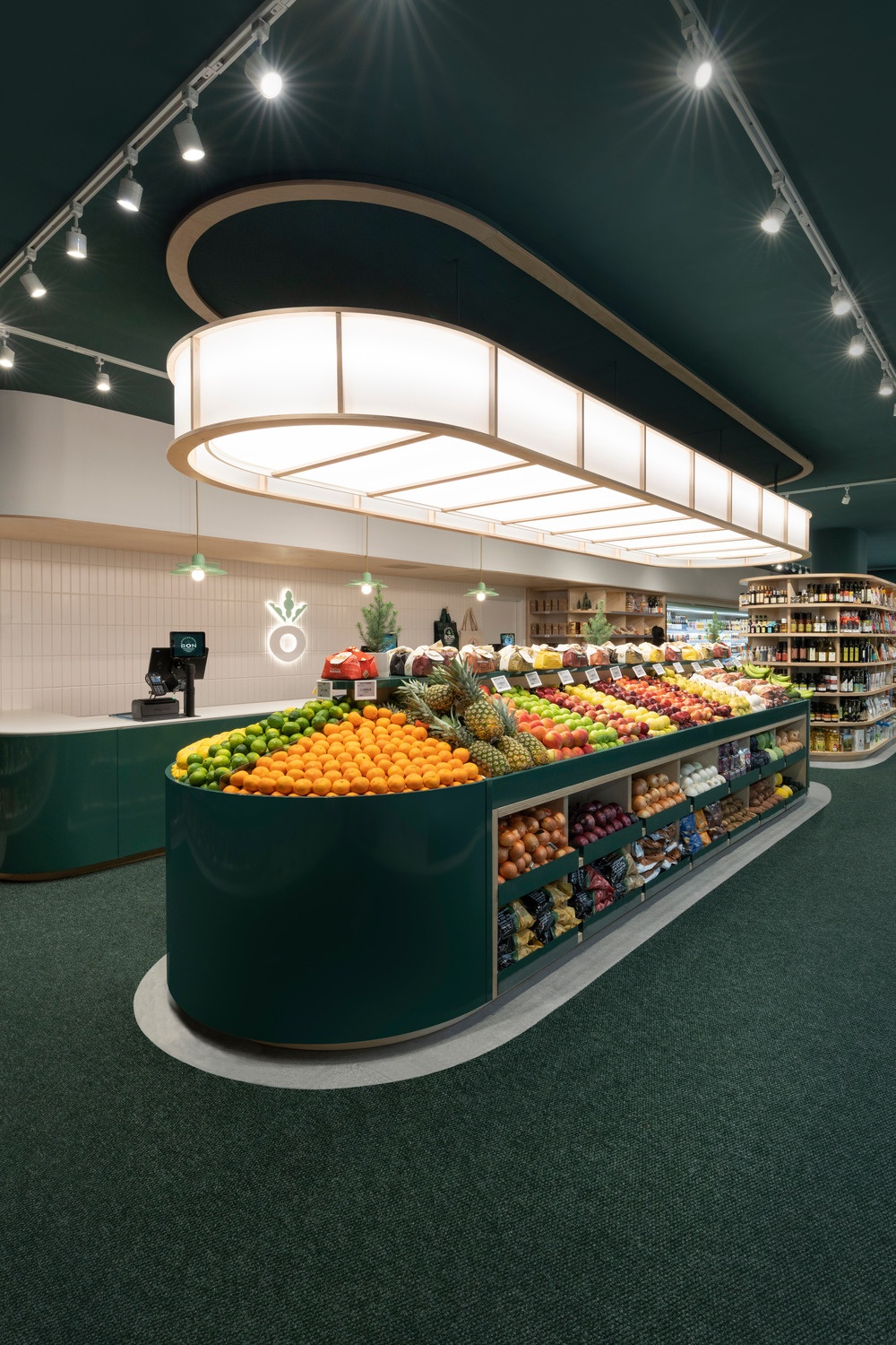 Fruit and vegetable counter