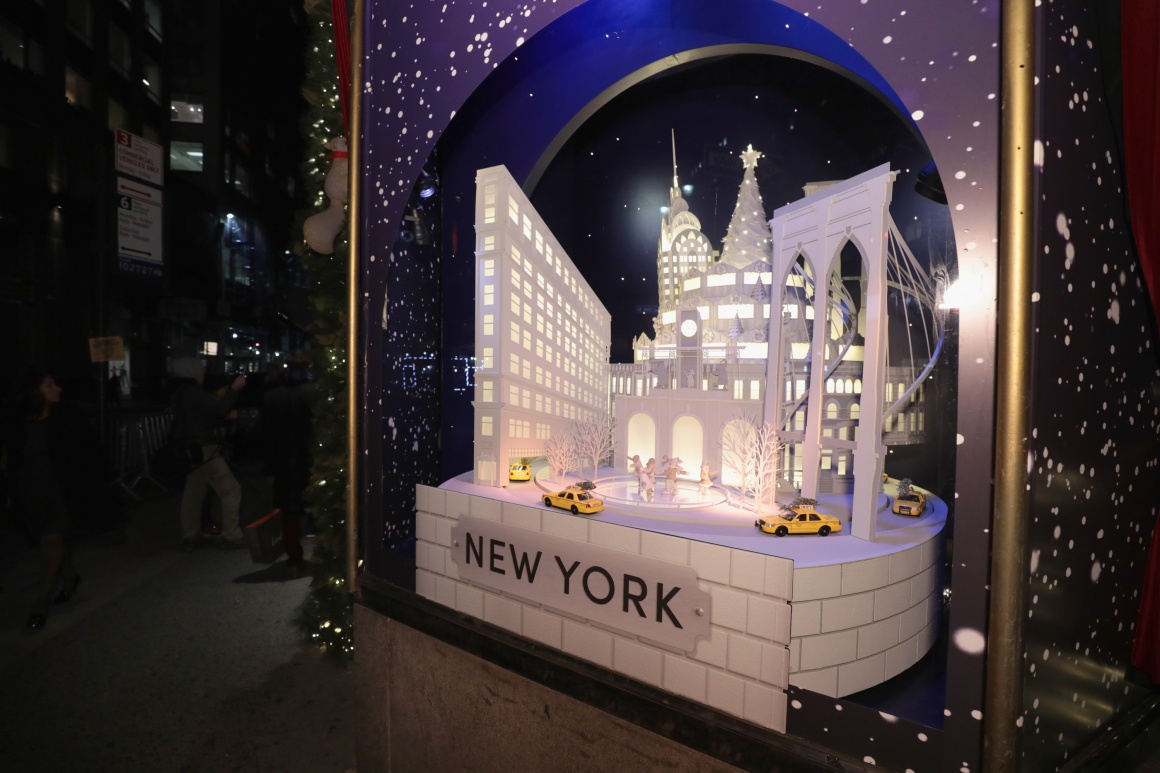 Photo: Lord & Taylor unveils 2017 Holiday windows