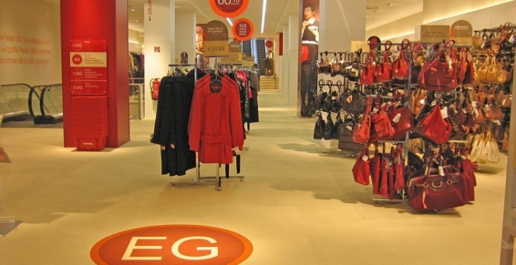 Photo: everroll® – the elastic flooring for retail, service sector and work...