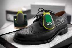The active RF clip for labeling goods can also be attached to shoes, for...
