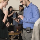 Thumbnail-Photo: The sales personnel in the store gets a mobile upgrade...
