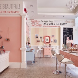 Thumbnail-Photo: Benefit Cosmetics opens its first boutique in Germany...