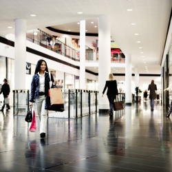Thumbnail-Foto: Wie verhalten sich Kunden in Shopping-Centern?...