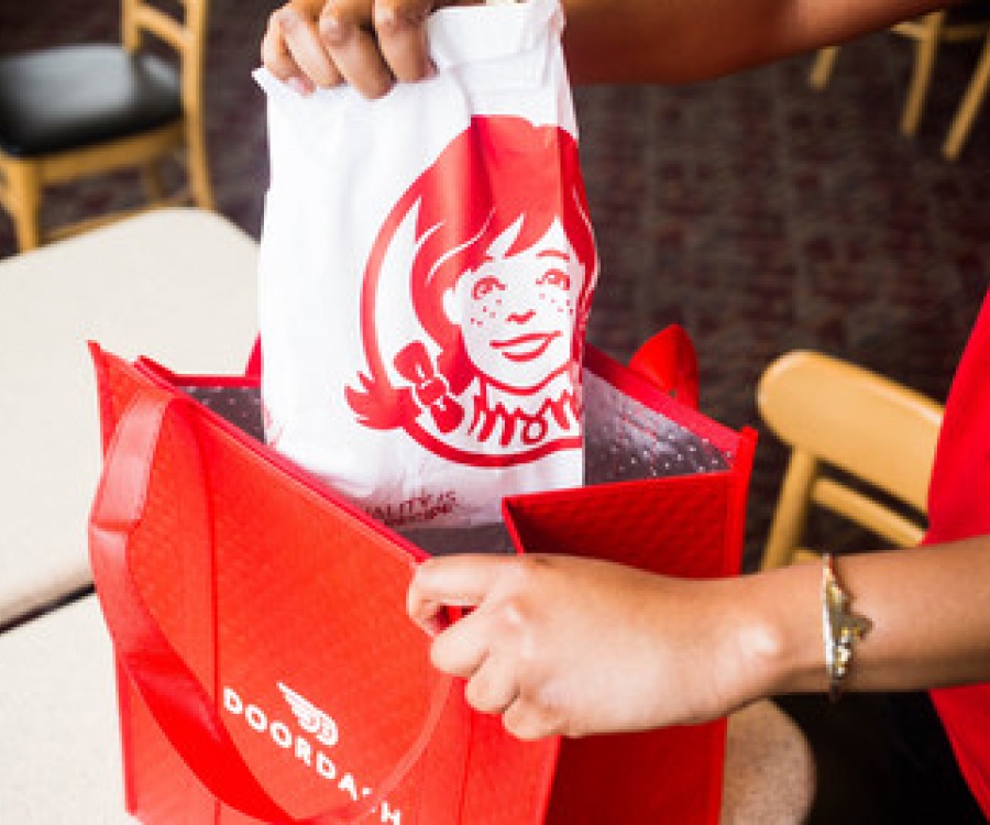 Photo: Wendy’s rolls out door-to-door delivery service powered by DoorDash...