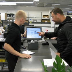 Thumbnail: Foto: Omnichannel-Erlebnis in der Filiale