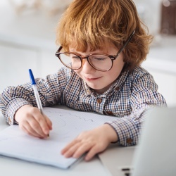 Thumbnail: Foto: Wie E-Commerce durch KI und Textanalyse intelligent wird...