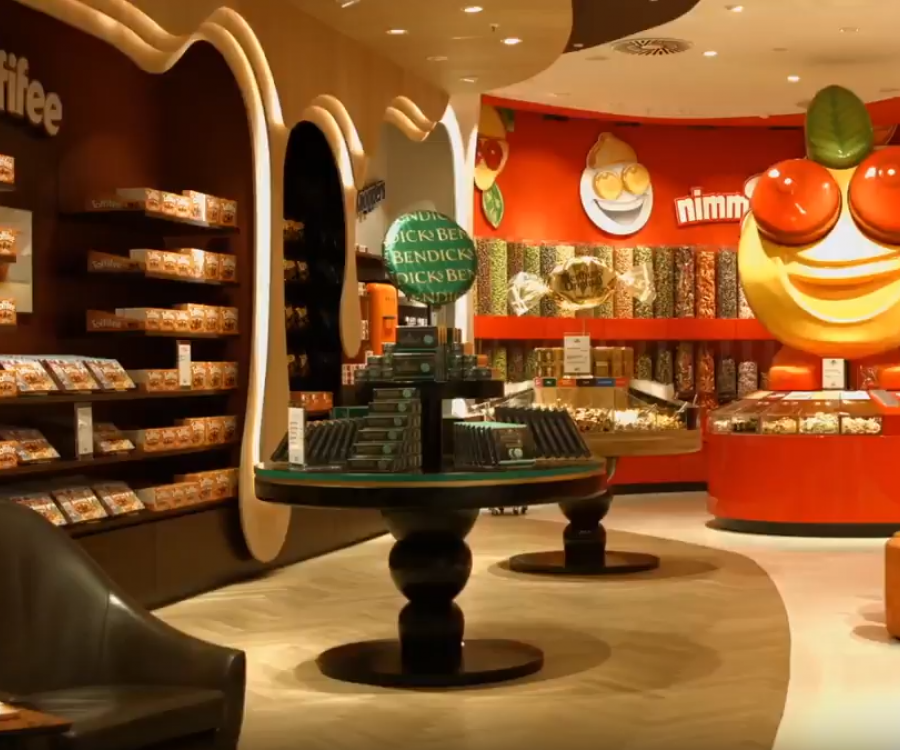 Photo: Store design for adventurers and those who have a sweet tooth...