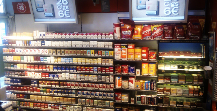 Tobacco shelf at petrol station; copyright: Aral
