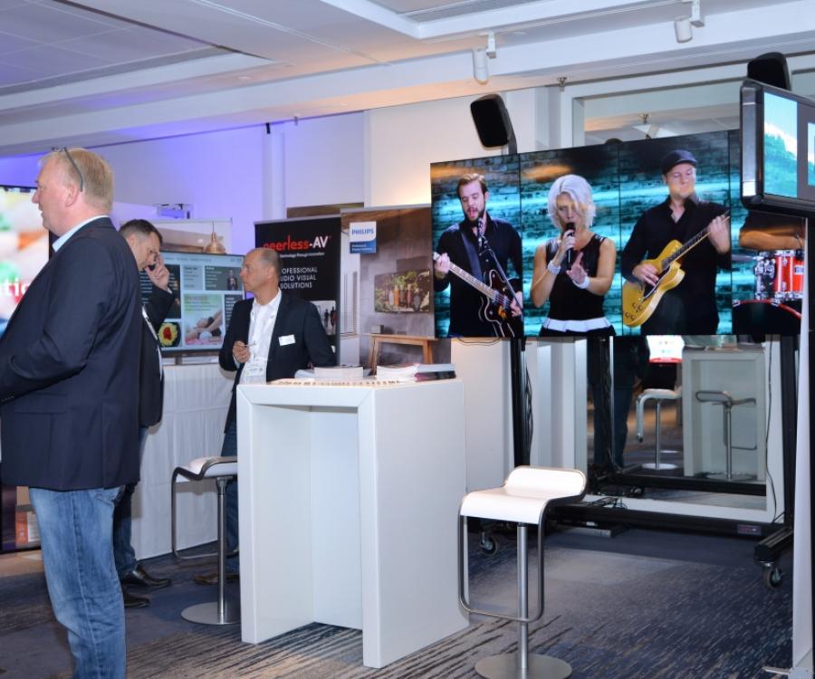 Photo: Digital Signage Summit Europe - 30 % discount...