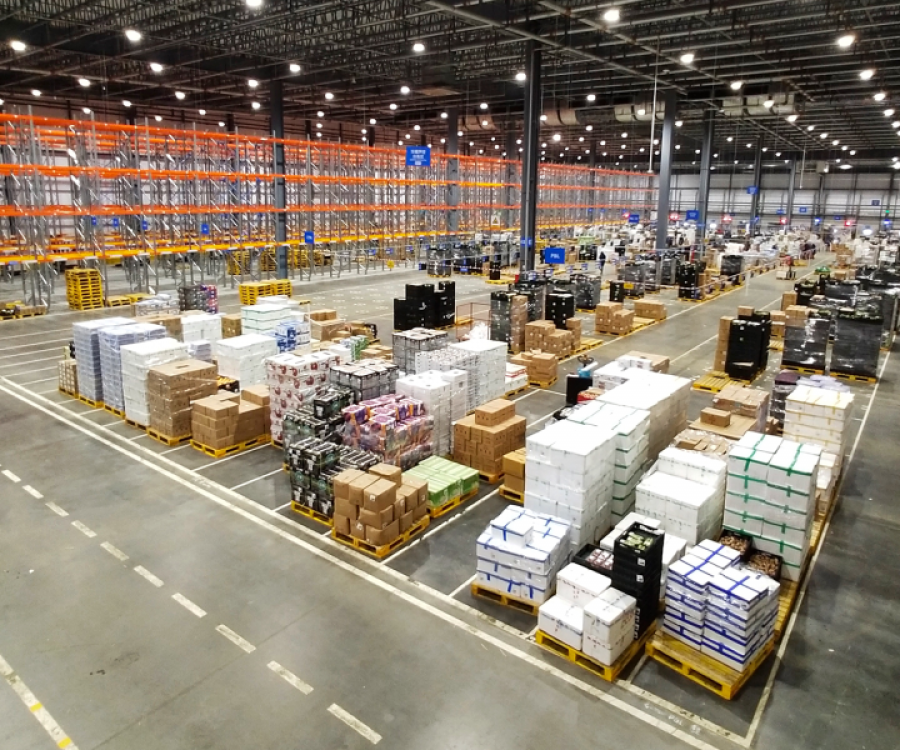 Photo: Walmart plans more distribution centers in China...