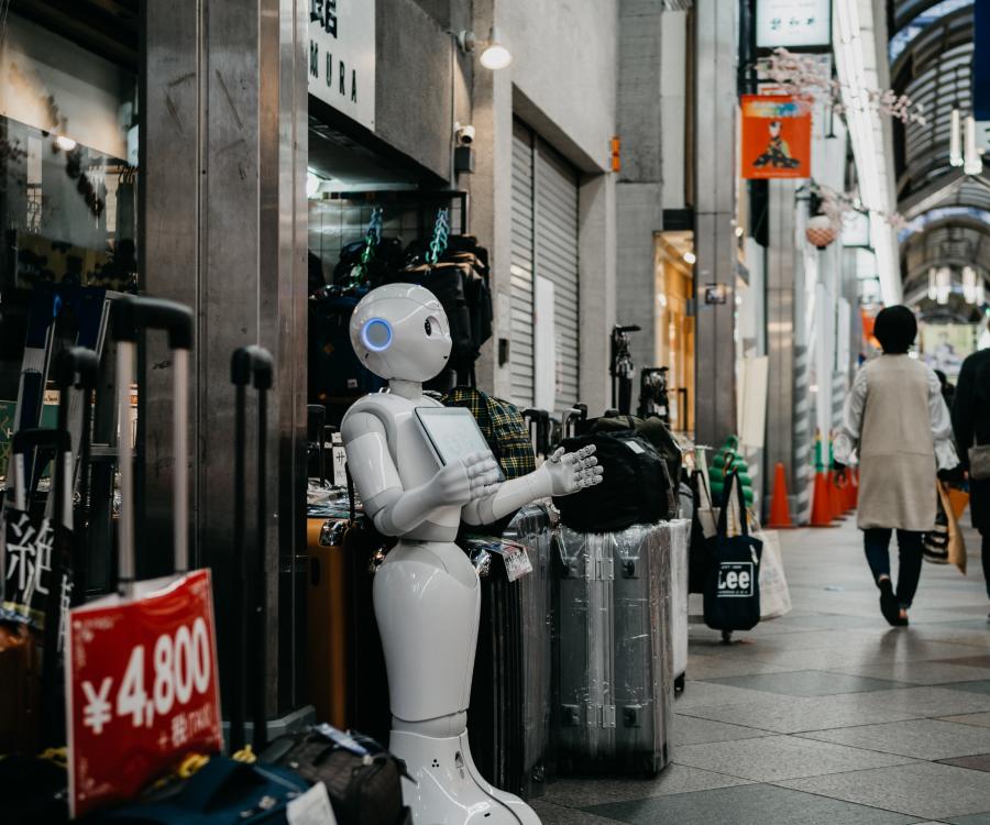 Photo: Retail service robots – helper or footfall generator?...