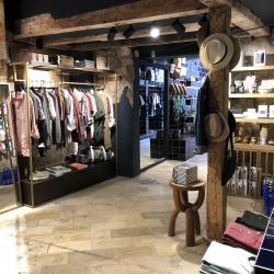 Thumbnail-Photo: What shop design can look like: the Blaw men concept store in Barcelona...