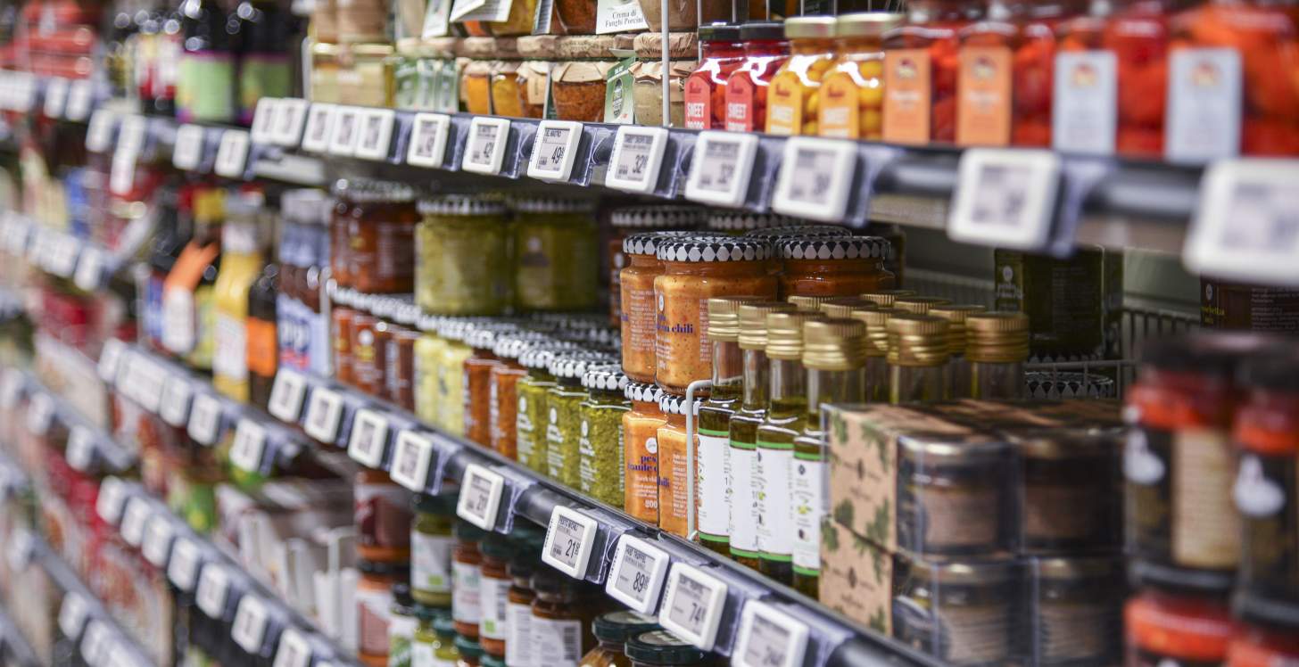 Electronic shelf labels and price tags from SESimagotag iXtenso retail trends