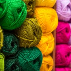 Thumbnail-Photo: All knitted and sewn up: an online yarn retailer takes a stationary...