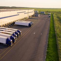 Thumbnail-Photo: 5 reasons outsourcing logistics is the way to go...