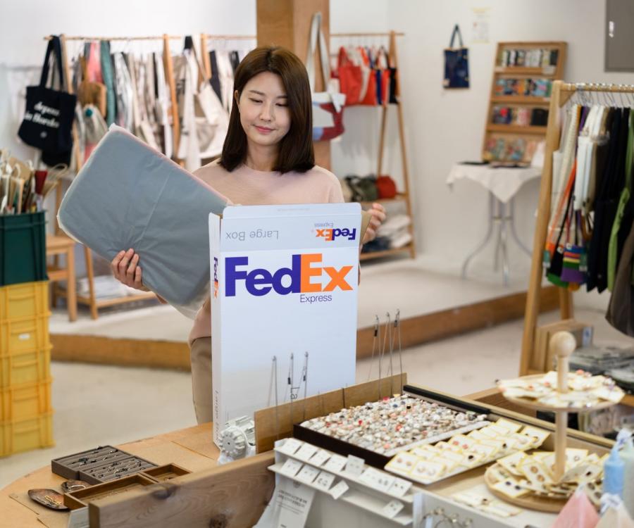 Photo: FedEx strengthens e-commerce offering