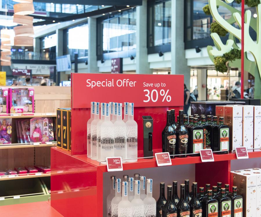 Photo: Gebr. Heinemann - new technology for duty free shops...