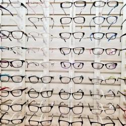 Thumbnail-Photo: How will consumers buy eyewear in the future?...
