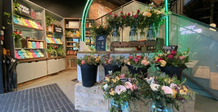 A Lush store with flowers; copyright: Lush