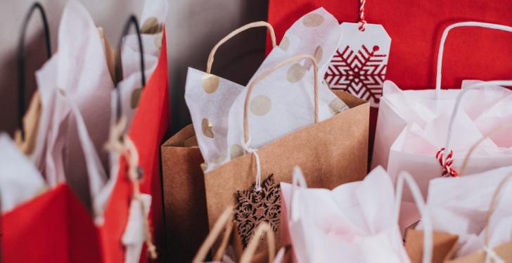 christmas shopping bags; copyright: Freestocks/Unsplash...