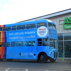 Thumbnail-Photo: Aldi Bus: Retailer celebrates Cheapest Supermarket of the Year win...