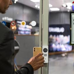 Thumbnail-Photo: Hybrid stores: Connected components for the store concept of the future...