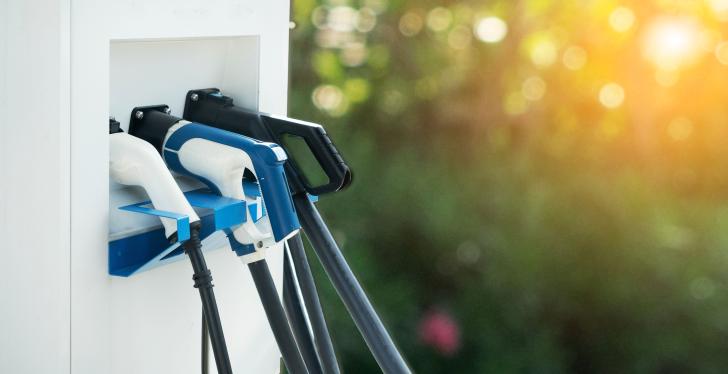 Charging station for electric vehicles