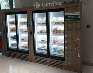 Photo: Carrefour: twelve autonomous BuyBye units in operation...