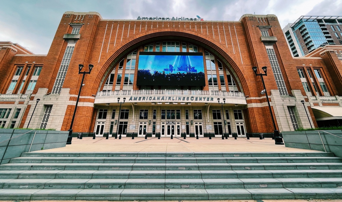 Front view of the American Airlines Center in Dallas...