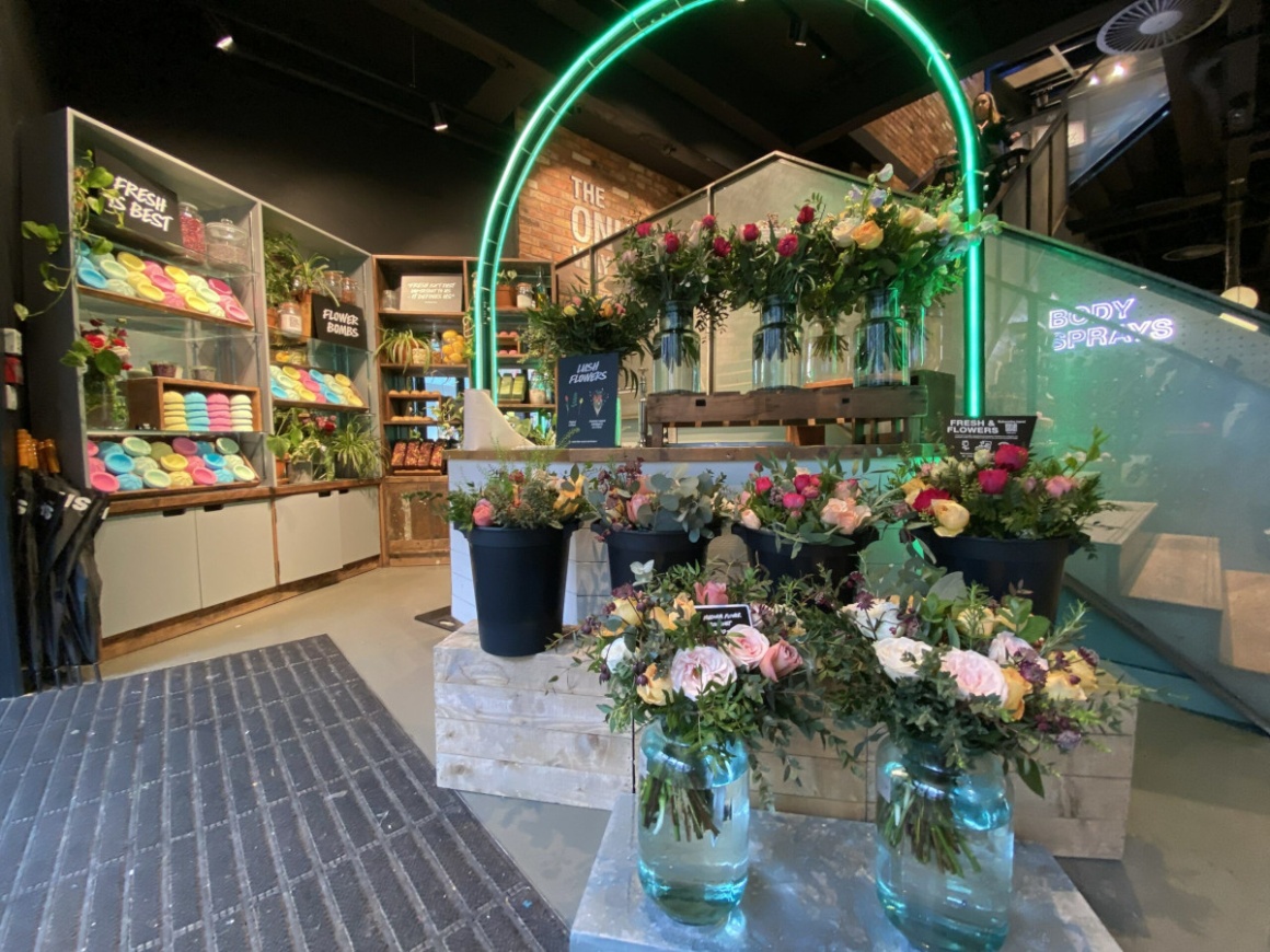 A Lush store with flowers; copyright: Lush