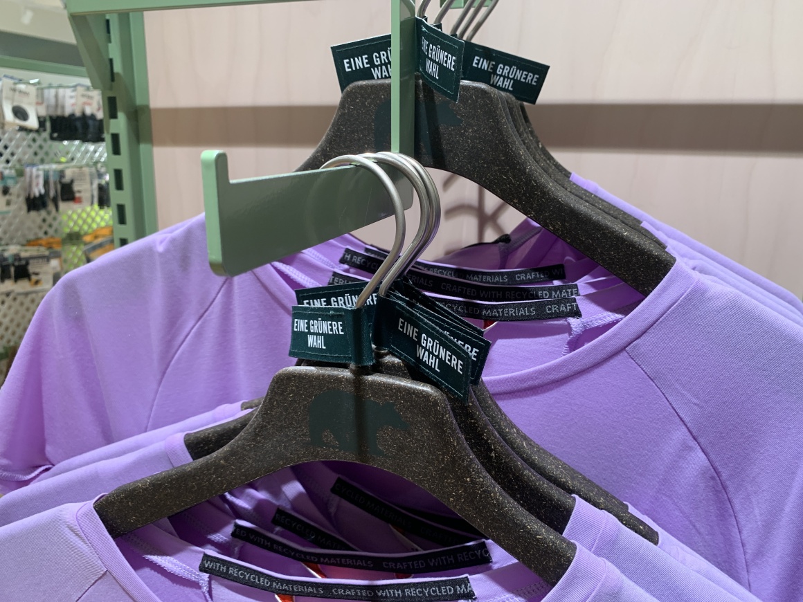 Clothes hangers made from renewable raw materials.