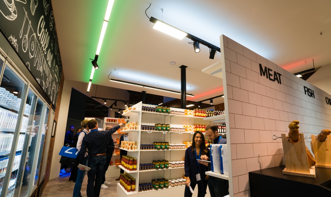 Photo: Philips Lighting cracks code how colored lighting boosts supermarket...