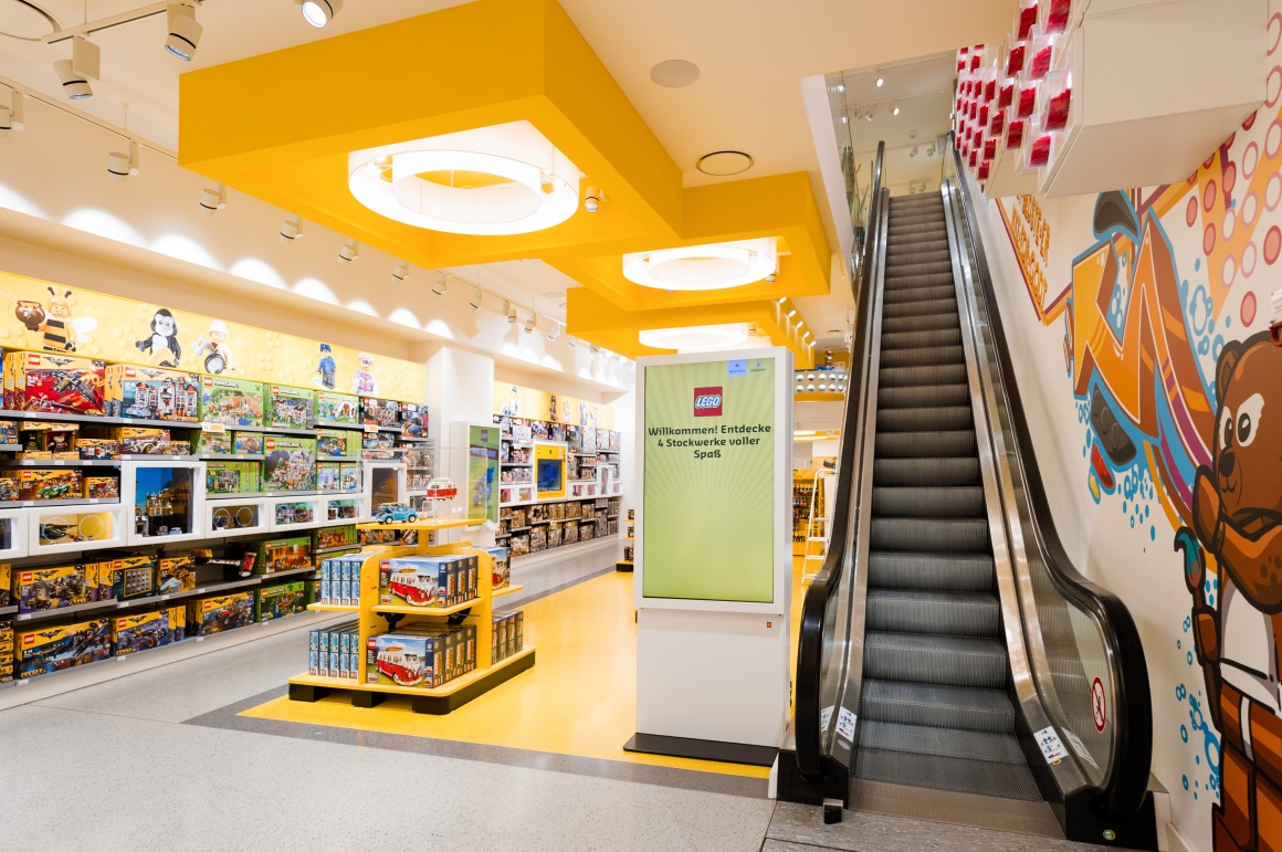 What shop design can look like: the Lego flagship store in Berlin ...