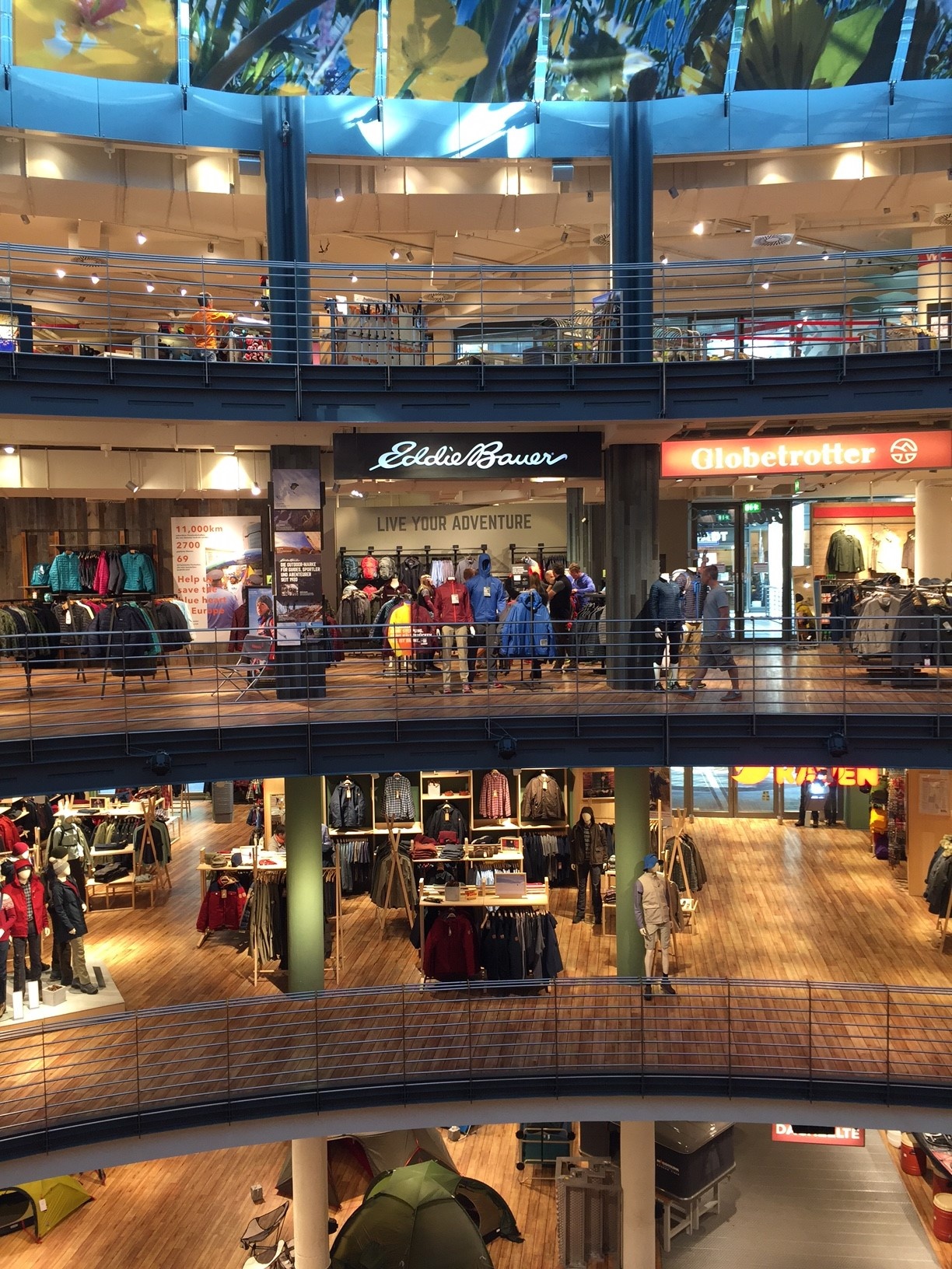 Photo: Eddie Bauer Outdoor Outfitter: First Shop-in-Shop in Cologne’s...