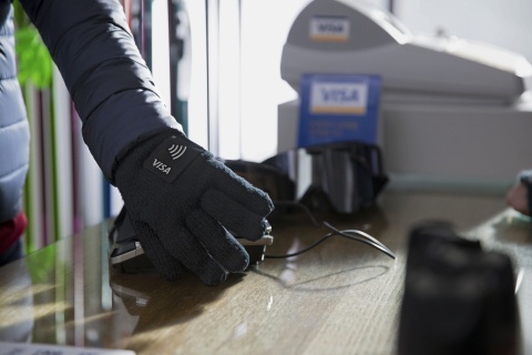 Paying contactless with a glove