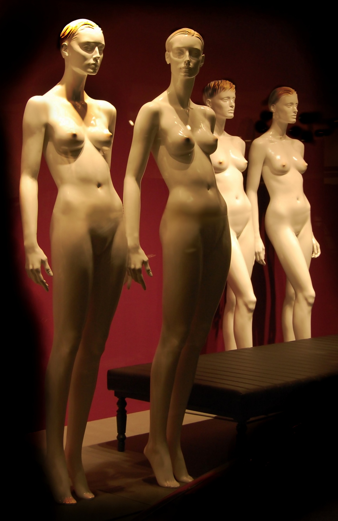 Mannequins in einer Reihe