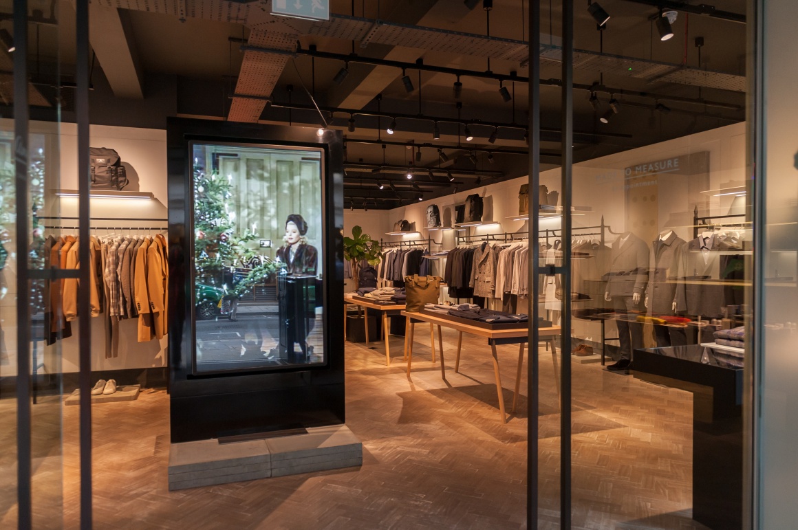 Photo: Elo helps Hardy Amies deliver a tailor-made digital experience...