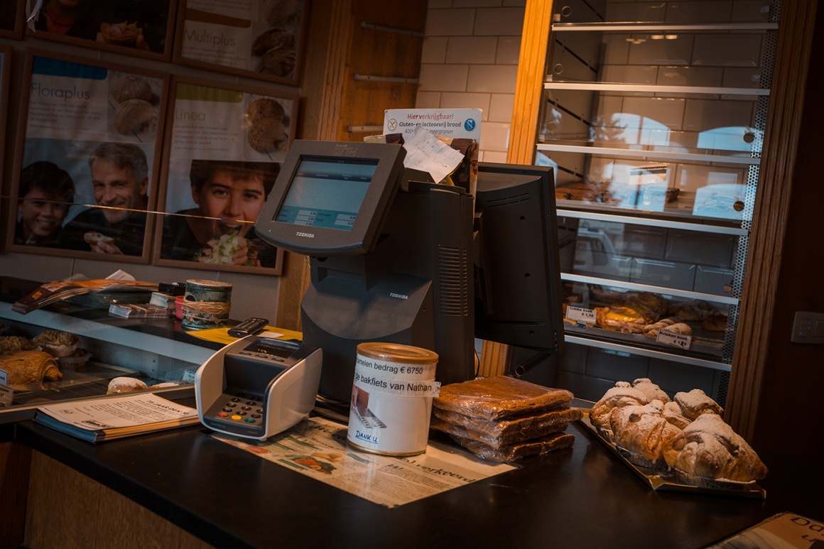 Cash register in a bakery; copyright: APG Cash Drawer...