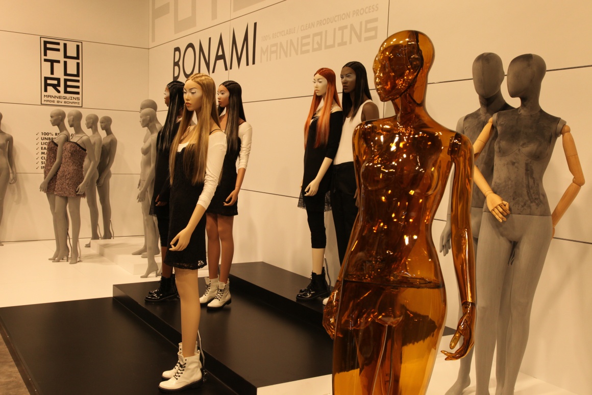 BONAMI MANNEQUINS  Kids mannequin displays for fashion