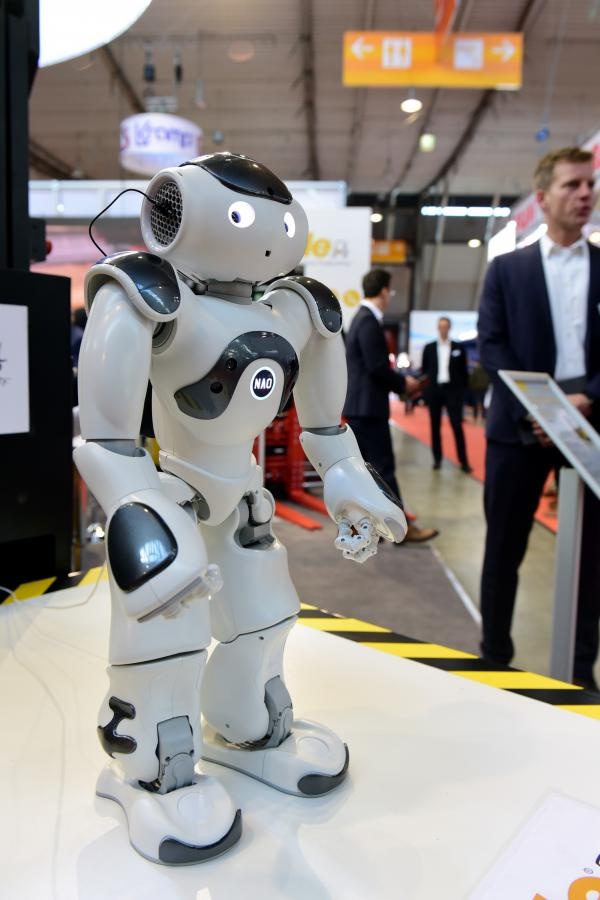 A robot at LogiMAT